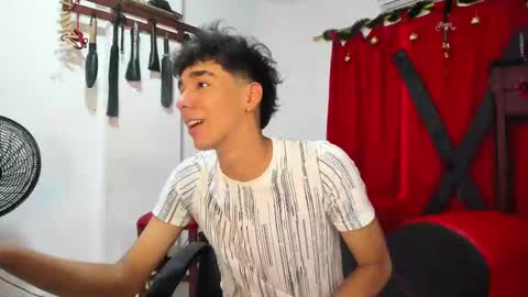 Snapshot of harry_latinboy chatting on December 2024 07:59:02 PM Harry online show from December 2024 07:59:02 PM