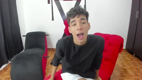 Snapshot of harry_latinboy chatting on January 2025 08:04:01 PM Harry online show from January 2025 08:04:01 PM