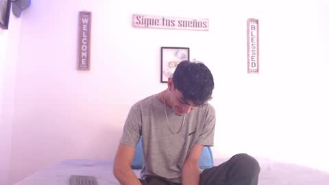 Snapshot of harrythomson1 chatting on December 2024 03:04:01 PM harry thomson online show from December 2024 03:04:01 PM