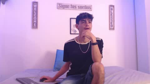 Snapshot of harrythomson1 chatting on December 2024 03:03:02 AM harry thomson online show from December 2024 03:03:02 AM