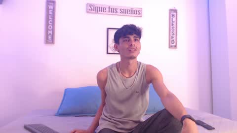 Snapshot of harrythomson1 chatting on January 2025 05:39:01 AM harry thomson online show from January 2025 05:39:01 AM