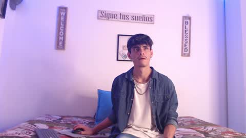 Snapshot of harrythomson1 chatting on January 2025 06:04:01 AM harry thomson online show from January 2025 06:04:01 AM