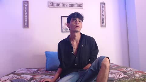 Snapshot of harrythomson1 chatting on January 2025 04:30:02 AM harry thomson online show from January 2025 04:30:02 AM