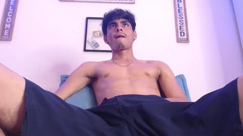 Snapshot of harrythomson1 chatting on February 2025 11:45:01 PM harry thomson online show from February 2025 11:45:01 PM