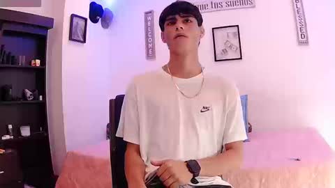 Snapshot of harrythomson1 chatting on September 2025 05:01:02 PM harry thomson online show from September 2025 05:01:02 PM