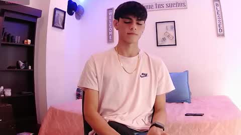 Snapshot of harrythomson1 chatting on September 2025 03:45:01 PM harry thomson online show from September 2025 03:45:01 PM