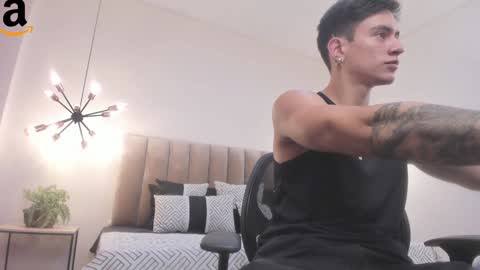 Snapshot of harryy_joness chatting on December 2024 05:35:02 PM Harry Jones online show from December 2024 05:35:02 PM