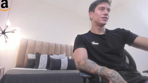 Snapshot of harryy_joness chatting on December 2024 05:20:02 PM Harry Jones online show from December 2024 05:20:02 PM