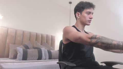 Snapshot of harryy_joness chatting on January 2025 05:18:02 PM Harry Jones online show from January 2025 05:18:02 PM