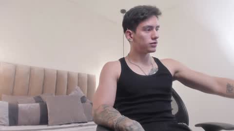 Snapshot of harryy_joness chatting on January 2025 05:16:01 PM Harry Jones online show from January 2025 05:16:01 PM