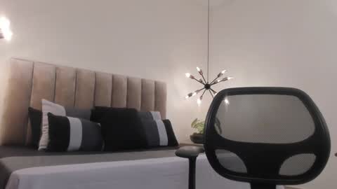 Snapshot of harryy_joness chatting on January 2025 05:59:01 PM Harry Jones online show from January 2025 05:59:01 PM