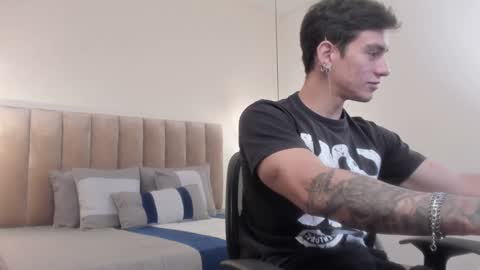 Snapshot of harryy_joness chatting on January 2025 06:00:01 PM Harry Jones online show from January 2025 06:00:01 PM