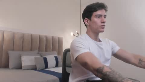 Snapshot of harryy_joness chatting on February 2025 05:37:01 PM Harry Jones online show from February 2025 05:37:01 PM