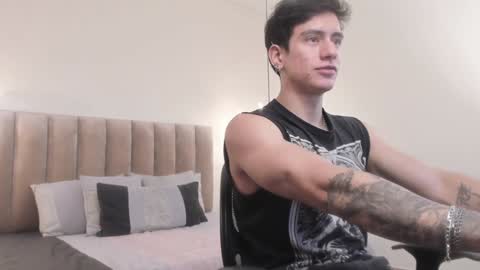 Snapshot of harryy_joness chatting on February 2025 05:19:02 PM Harry Jones online show from February 2025 05:19:02 PM