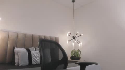 Snapshot of harryy_joness chatting on February 2025 05:21:01 PM Harry Jones online show from February 2025 05:21:01 PM