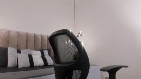 Snapshot of harryy_joness chatting on February 2025 05:57:02 PM Harry Jones online show from February 2025 05:57:02 PM