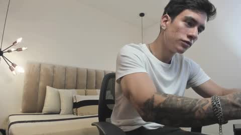 Snapshot of harryy_joness chatting on March 2025 06:08:02 PM Harry Jones online show from March 2025 06:08:02 PM