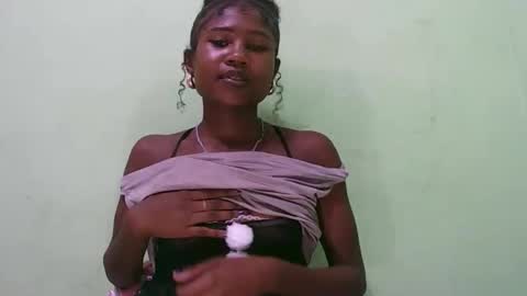 hasleyinah online show from March 2026 07:05:01 PM