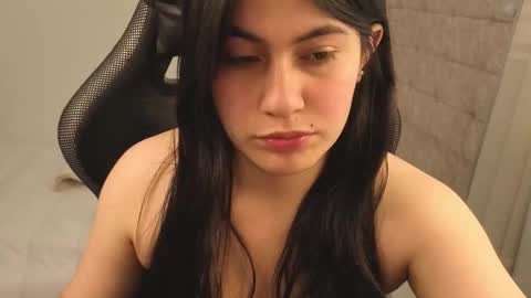 hasszul_2 online show from March 2026 09:54:01 PM