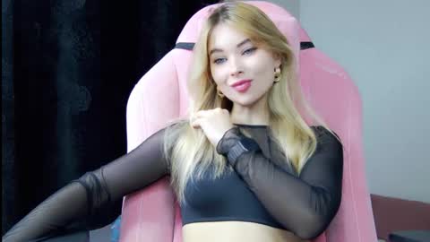 Anna online show from October 2025 10:19:02 AM