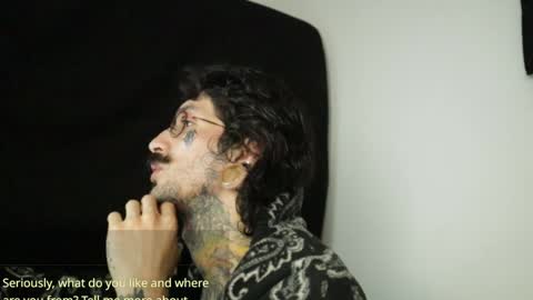 Snapshot of hatsumotokyoto chatting on January 2025 11:53:02 PM More content 2 online show from January 2025 11:53:02 PM