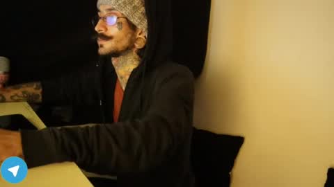 Snapshot of hatsumotokyoto chatting on January 2025 02:07:02 AM More content 2 online show from January 2025 02:07:02 AM