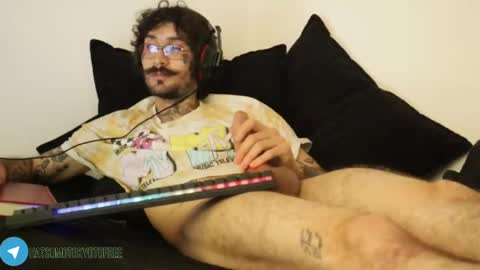 Snapshot of hatsumotokyoto chatting on January 2025 07:00:01 AM More content 2 online show from January 2025 07:00:01 AM