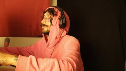 Snapshot of hatsumotokyoto chatting on February 2025 12:13:01 AM More content 2 online show from February 2025 12:13:01 AM