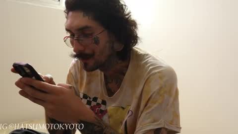 Snapshot of hatsumotokyoto chatting on March 2025 07:53:01 PM More content 2 online show from March 2025 07:53:01 PM