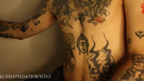 Snapshot of hatsumotokyoto chatting on March 2025 10:56:01 PM More content 2 online show from March 2025 10:56:01 PM