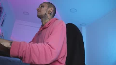 Snapshot of hatsumotokyoto chatting on October 2025 03:29:02 AM More content 2 online show from October 2025 03:29:02 AM