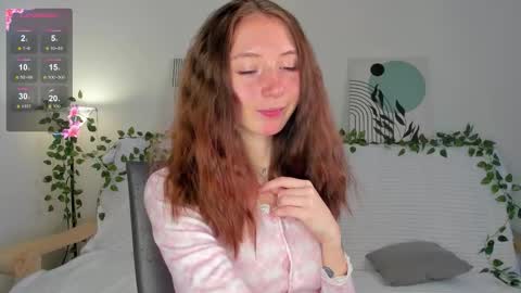 Snapshot of havefunwithmee_ chatting on November 2025 08:06:01 AM Lola online show from November 2025 08:06:01 AM