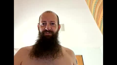 Snapshot of hawktalon007 chatting on November 2025 06:01:01 AM Robert online show from November 2025 06:01:01 AM