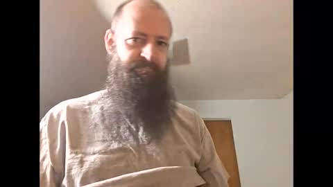 Snapshot of hawktalon007 chatting on November 2025 02:06:01 PM Robert online show from November 2025 02:06:01 PM