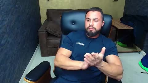 Snapshot of hayeswood chatting on October 2025 05:44:02 AM HayesWood online show from October 2025 05:44:02 AM