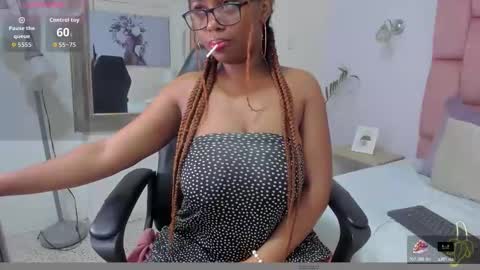 hazel_lanee online show from November 2025 09:11:01 PM