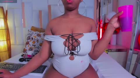 hazel_lanee online show from June 2026 04:03:02 AM