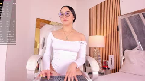 Snapshot of hazel_ross_tcw chatting on February 2025 12:22:01 PM Hazel online show from February 2025 12:22:01 PM