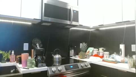 Hazel online show from February 2026 04:21:02 PM