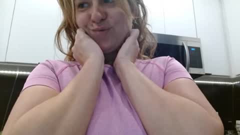 Snapshot of hazel_skye chatting on August 2026 03:33:01 PM Hazel online show from August 2026 03:33:01 PM