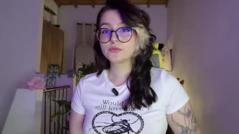 Snapshot of hazelbrownn23 chatting on June 2026 02:05:02 AM Hazel Brown online show from June 2026 02:05:02 AM