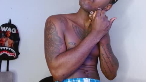 hazlan_420 online show from November 2025 01:22:02 PM