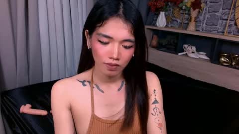 Snapshot of heather_winter chatting on May 2026 05:51:01 PM HEATHER online show from May 2026 05:51:01 PM
