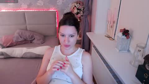 Snapshot of heaven_chloe chatting on July 2026 08:19:01 PM Heaven girl online show from July 2026 08:19:01 PM