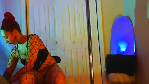 Heavenllyy online show from January 2025 04:27:02 AM