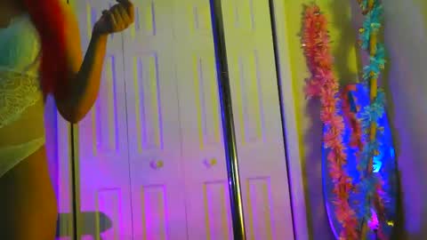 Heavenllyy online show from May 2026 02:52:02 AM