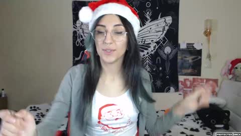 Snapshot of heavenlycreature chatting on December 2024 12:25:01 AM Diana online show from December 2024 12:25:01 AM