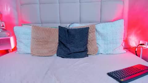 Keira Hecate online show from November 2025 09:35:02 PM