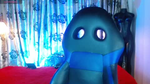 Snapshot of hecate_doll chatting on May 2026 05:17:02 PM hecate_doll online show from May 2026 05:17:02 PM