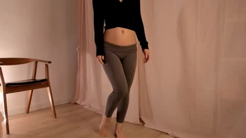 Snapshot of hee_jeen chatting on January 2025 12:22:01 AM Jeen online show from January 2025 12:22:01 AM